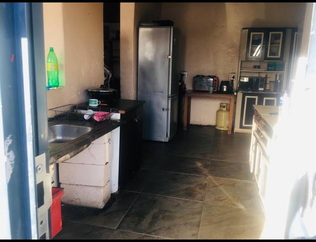 3 BEDROOM FREEHOLD FOR SALE IN MANDELA PARK